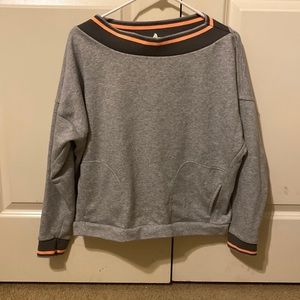 women’s S Easel Sweatshirt crew with pockets